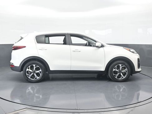 Used 2022 Kia Sportage LX image 7