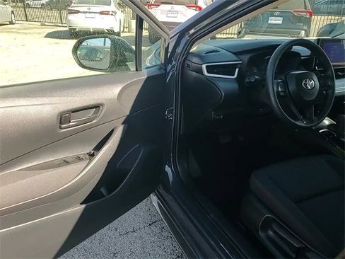 Certified 2025 Toyota Corolla LE image 9