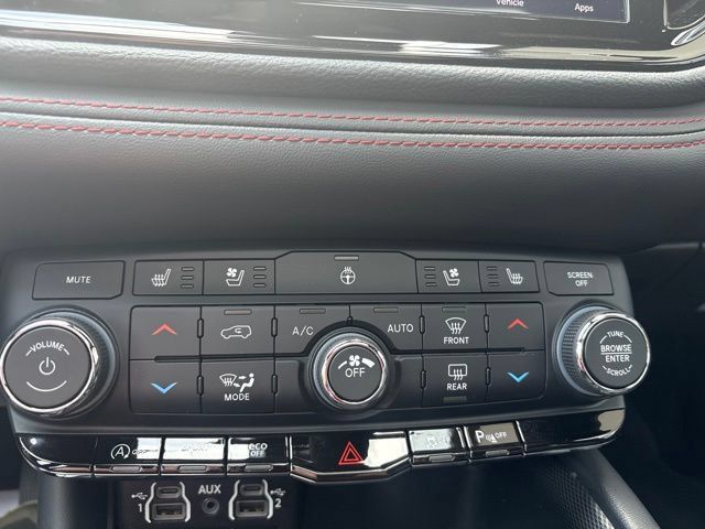Used 2024 Dodge Durango GT AWD/4WD image 11