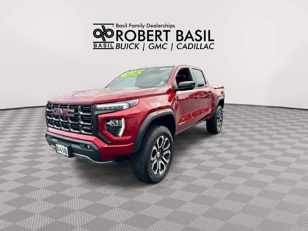 Used 2024 GMC Canyon AT4 w/ Technology Package AWD/4WD image 4