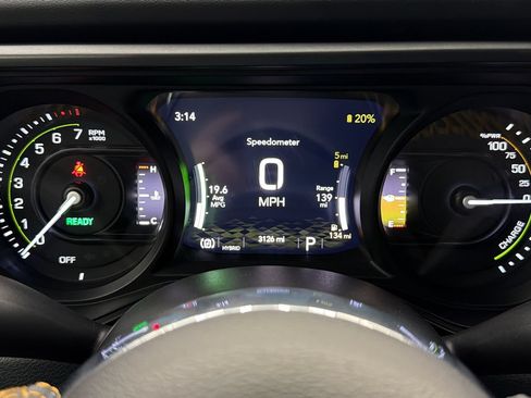 Used 2024 Jeep Wrangler Unlimited Sahara w/ Technology Group AWD/4WD image 29