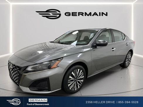 Used 2024 Nissan Altima 2.5 SV image 3
