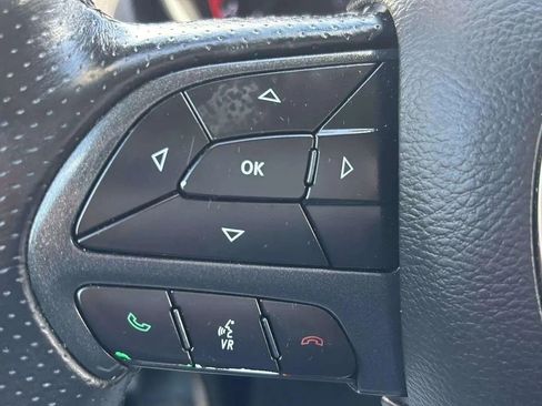 Used 2019 Dodge Durango SXT image 36