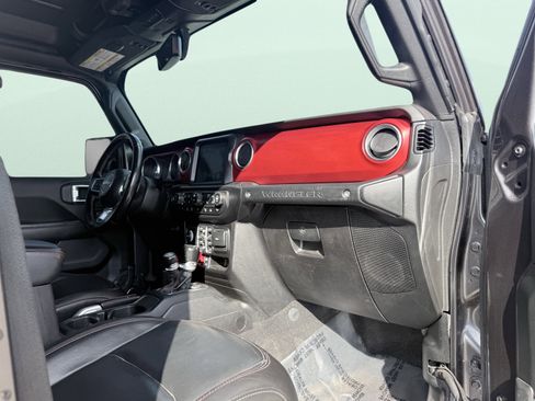 Used 2021 Jeep Wrangler Unlimited Rubicon image 39