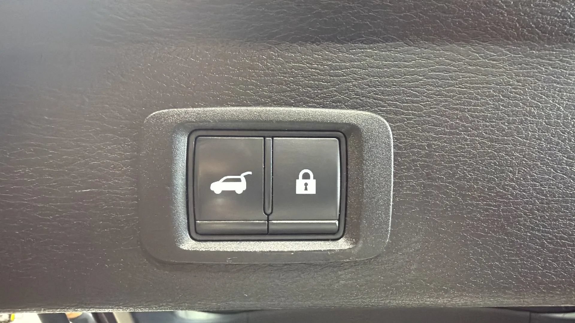 Used 2022 Mitsubishi Outlander SE AWD/4WD image 13