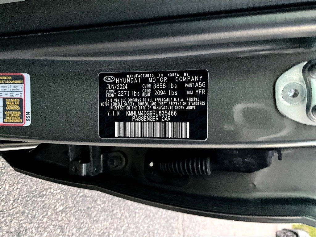 Used 2024 Hyundai Elantra SEL FWD image 9