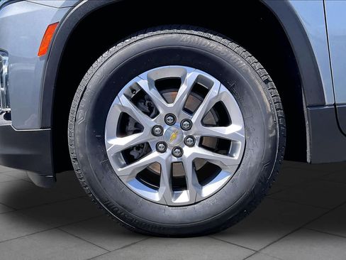 Used 2023 Chevrolet Traverse LS w/ Safety Package FWD image 11