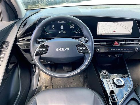 Used 2023 Kia Niro EX w/ EX Cold Weather Package image 16