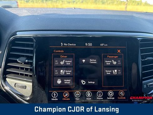 Used 2020 Jeep Grand Cherokee Limited w/ Luxury Group II AWD/4WD image 22