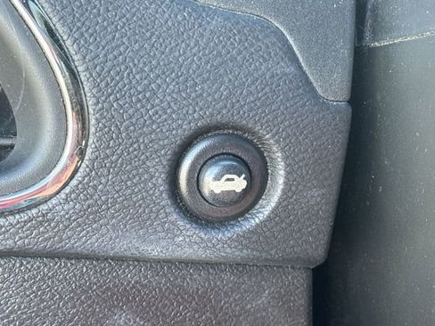 Used 2013 Chrysler 200 LX image 15