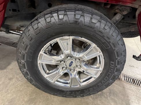 Used 2017 Ford F150 XLT w/ Equipment Group 302A Luxury AWD/4WD image 26