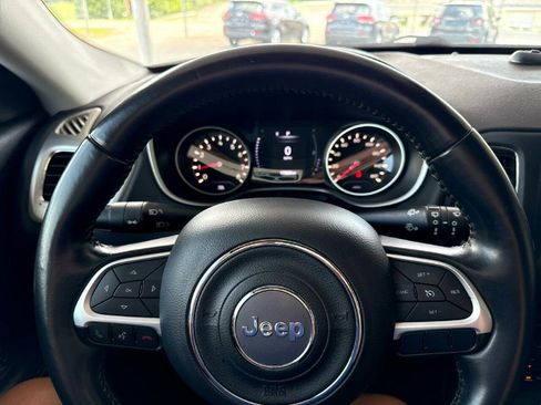 Used 2019 Jeep Compass Latitude image 13