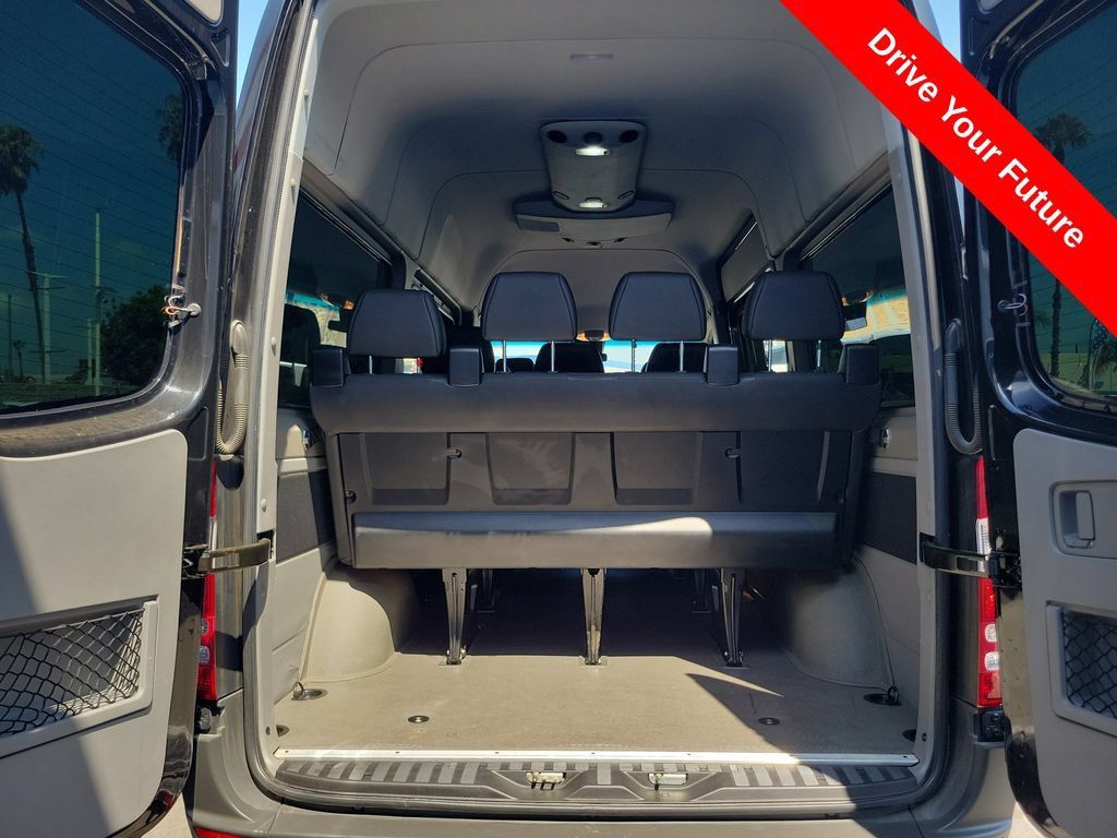 Used 2018 Mercedes-Benz Sprinter 2500 image 21