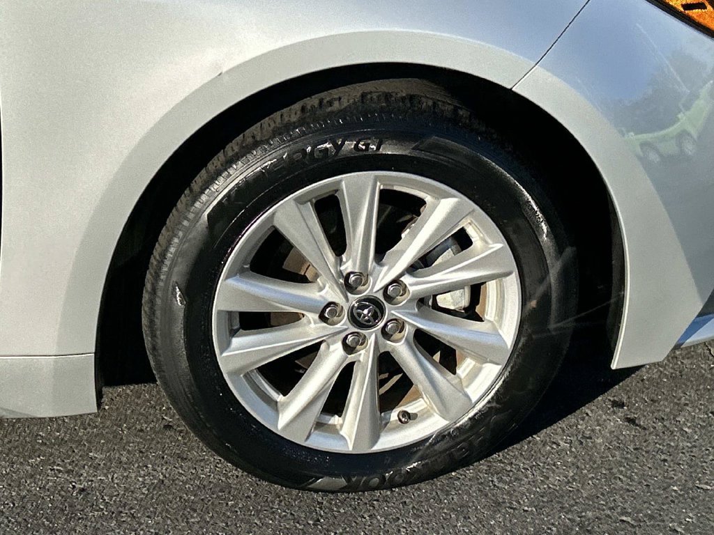 Used 2024 Toyota Corolla LE w/ LE Convenience Package FWD image 10
