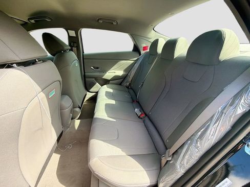 New 2026 Hyundai Elantra SE FWD image 23