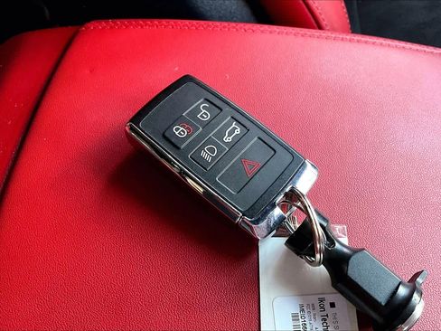 Used 2023 Jaguar F-PACE SVR image 15