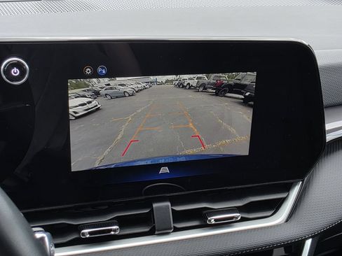 Used 2026 Chevrolet Equinox LT FWD image 23