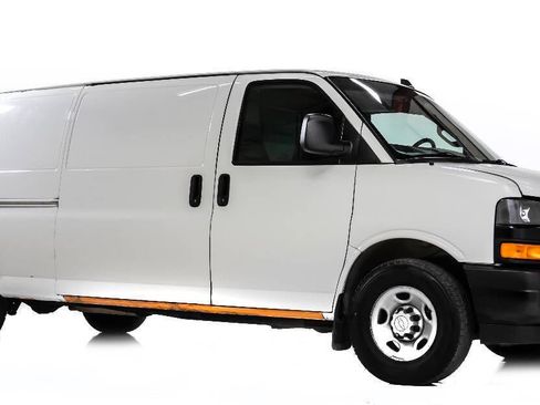 Used 2018 Chevrolet Express 3500 Extended w/ Driver Convenience Package image 1
