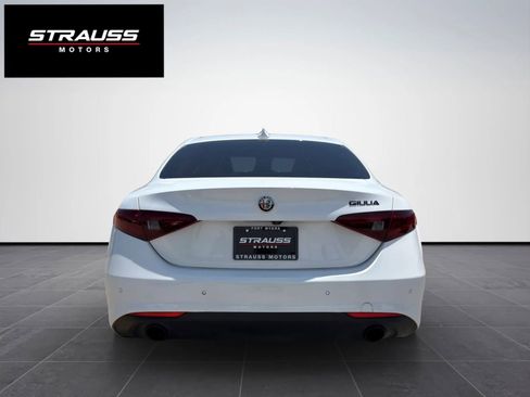 Used 2019 Alfa Romeo Giulia RWD image 8