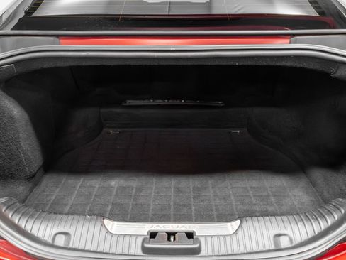 Used 2016 Jaguar XJ R image 39