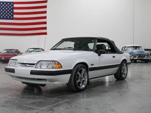 Used 1989 Ford Mustang LX image 19