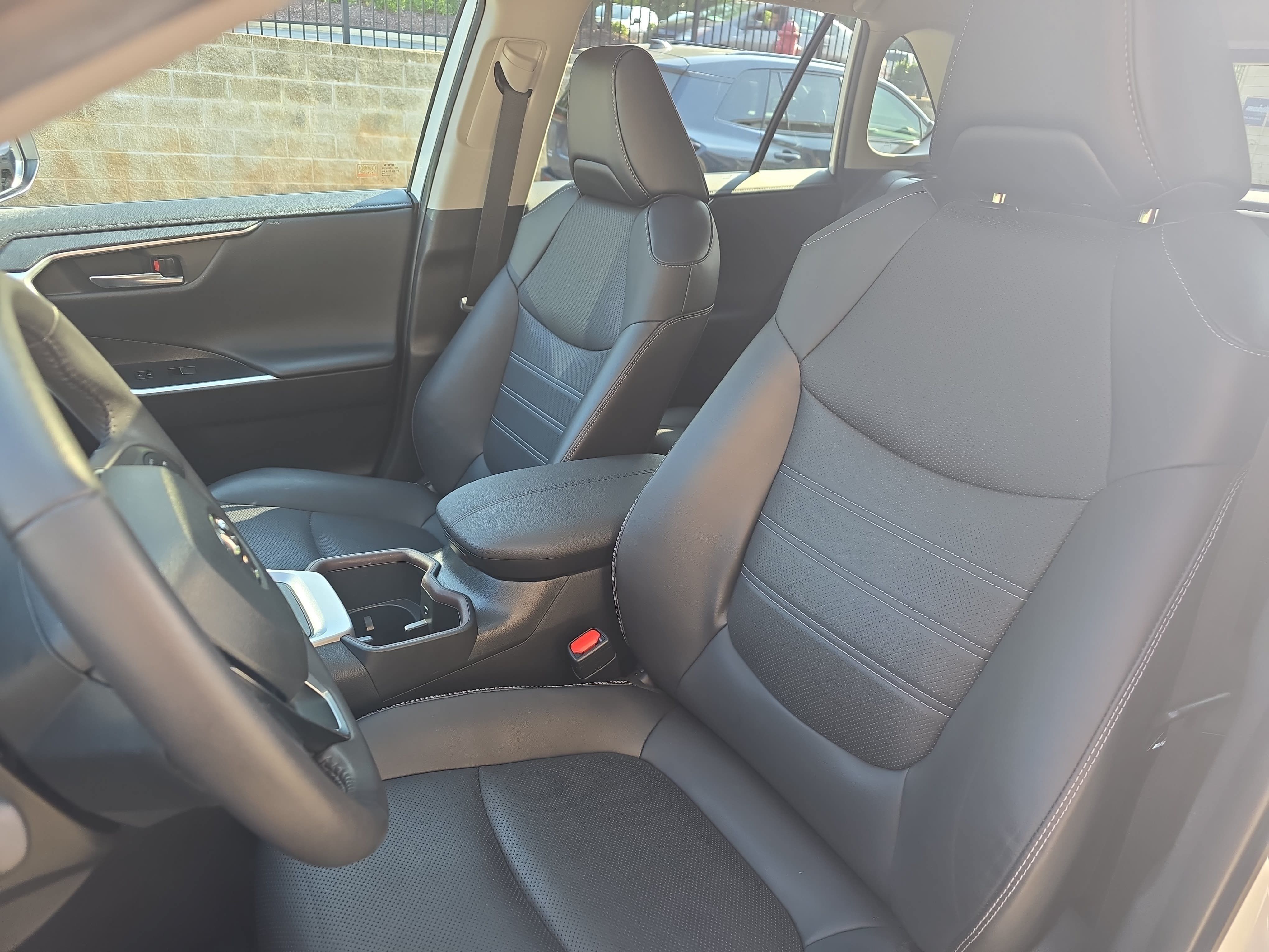Used 2023 Toyota RAV4 Limited FWD image 15