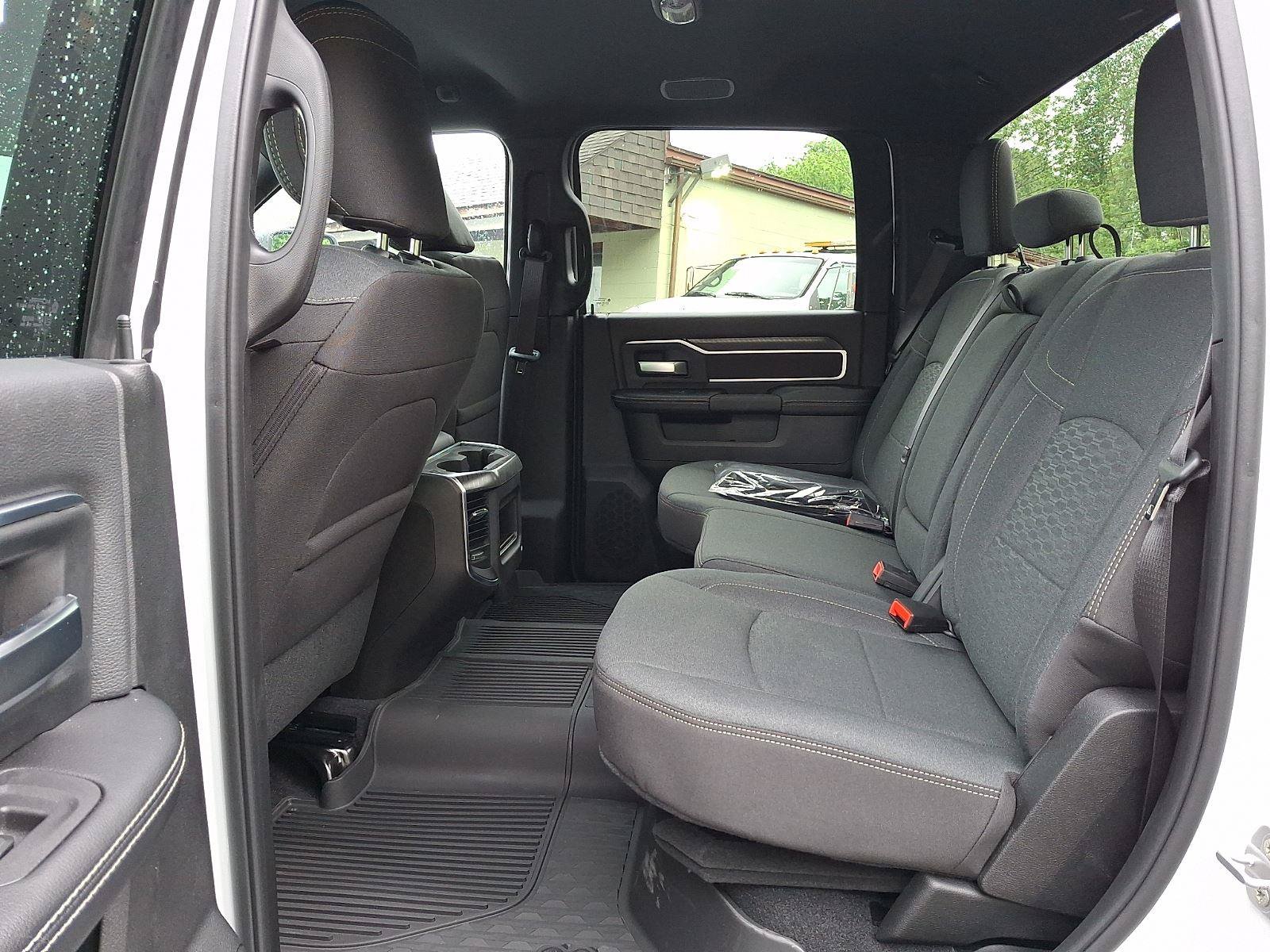 New 2026 RAM 3500 Big Horn AWD/4WD image 7