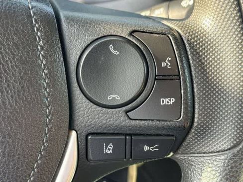 Used 2018 Toyota Corolla LE FWD image 22