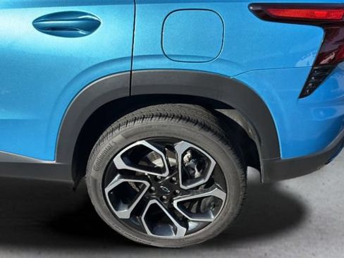 Used 2025 Chevrolet Trax RS w/ Driver Confidence Package FWD image 34