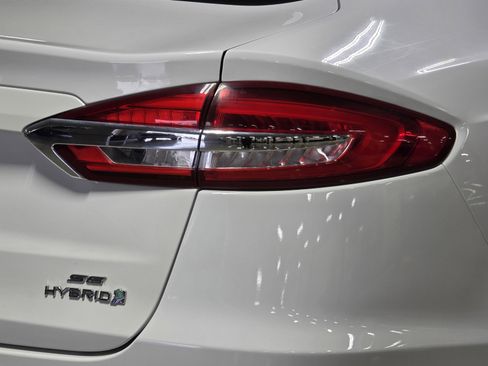 Used 2019 Ford Fusion SE image 16