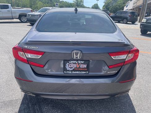 Used 2018 Honda Accord Sport image 10