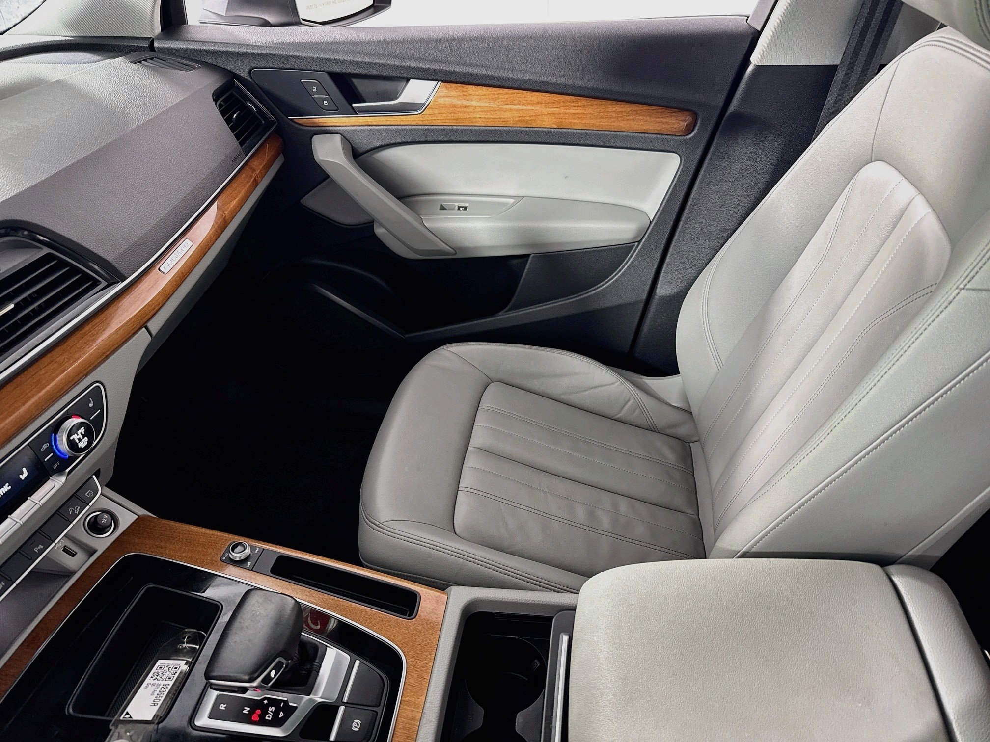 Used 2021 Audi Q5 2.0T Premium w/ Convenience Package AWD/4WD image 24