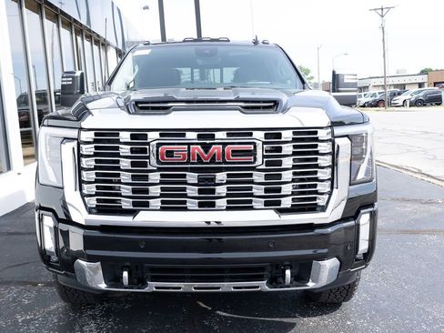 New 2026 GMC Sierra 2500 Denali w/ Technology Package AWD/4WD image 3