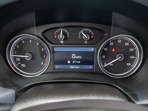 Used 2024 Buick Enclave Essence w/ Technology Package FWD image 20