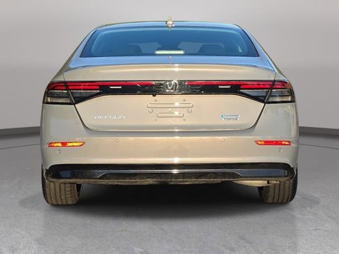 Used 2024 Honda Accord Touring image 6