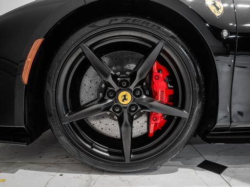 Used 2021 Ferrari F8 Tributo RWD image 15