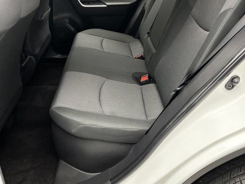 Used 2024 Toyota RAV4 XLE AWD/4WD image 28