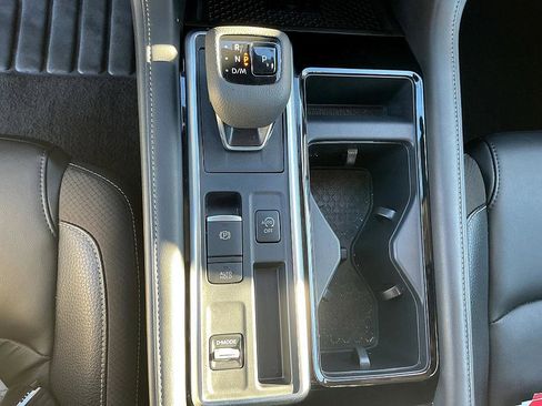 Certified 2024 Nissan Pathfinder SL w/ SL Premium Package image 21