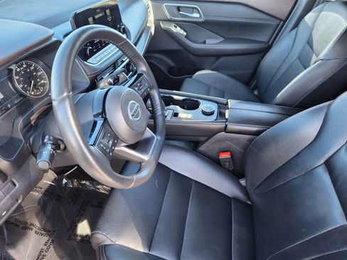 Used 2021 Nissan Rogue SL w/ Premium Package image 8