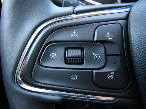 Used 2023 Buick Envision Essence AWD/4WD image 23