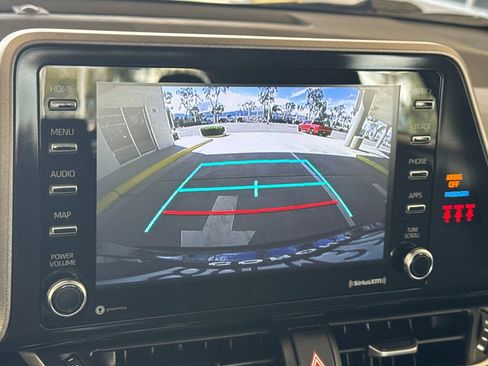 Used 2021 Toyota C-HR LE image 19