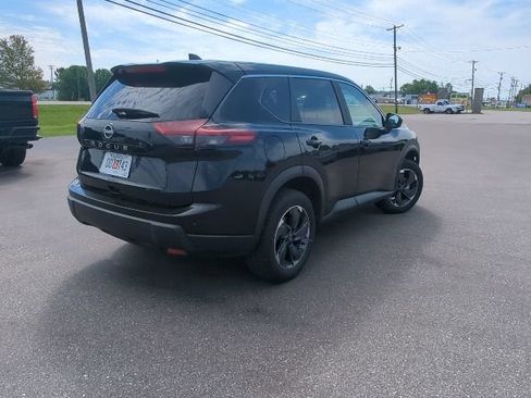 Used 2026 Nissan Rogue SV FWD image 28