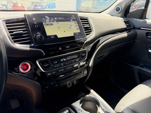 Certified 2020 Honda Pilot Touring image 12