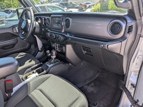 Used 2022 Jeep Gladiator Sport AWD/4WD image 35