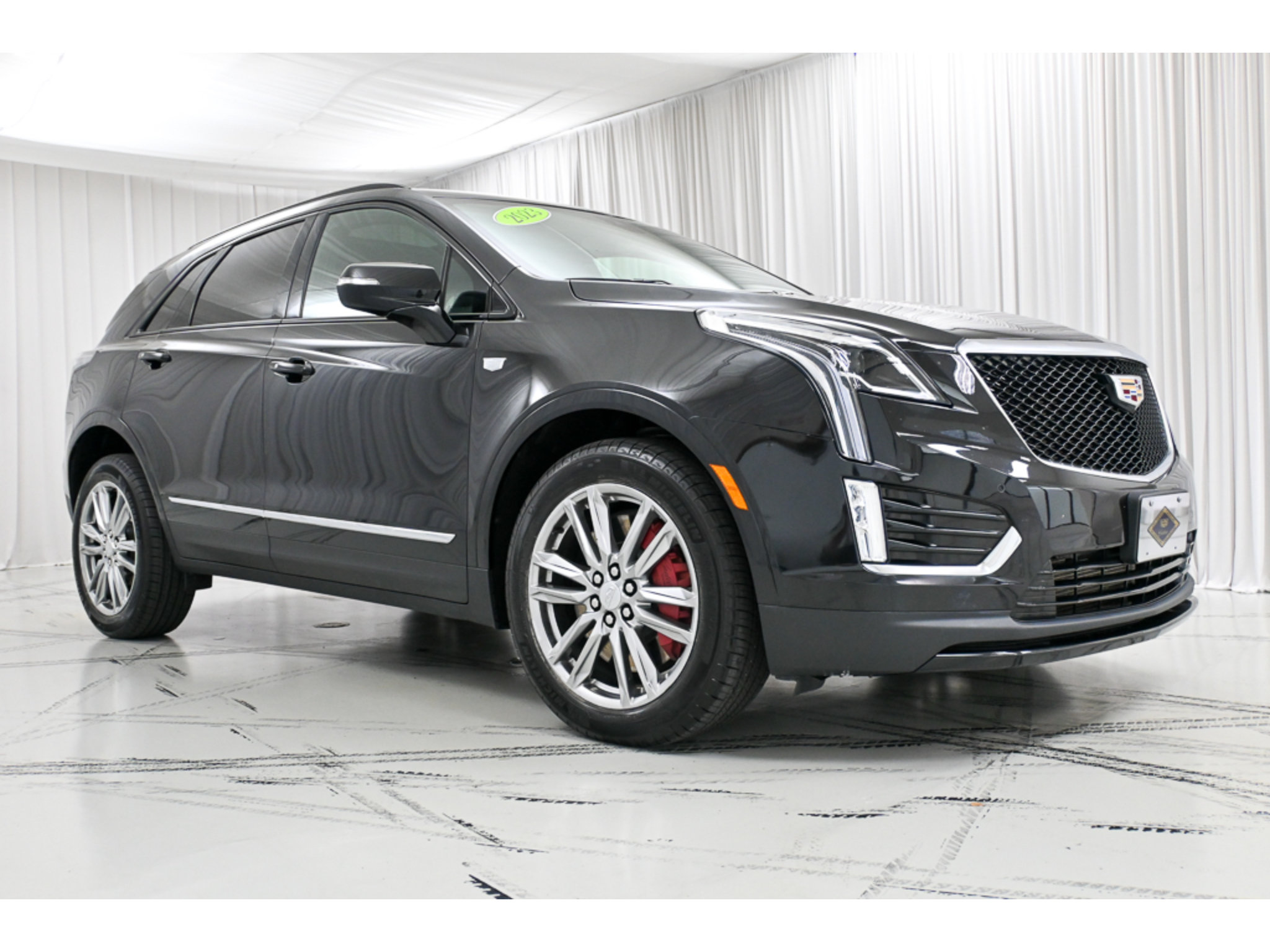 Used 2023 Cadillac XT5 Sportv AWD/4WD image 2