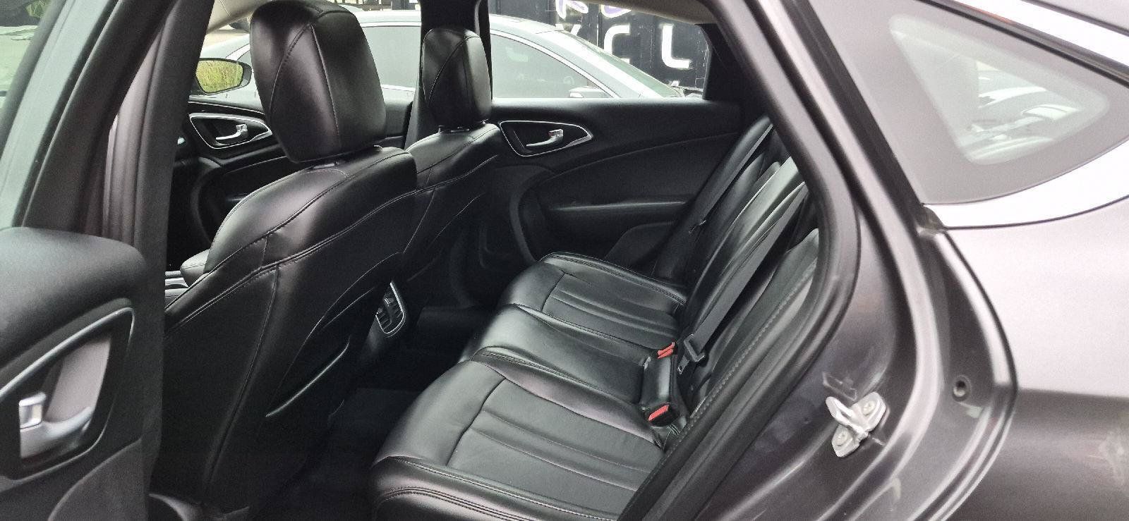Used 2016 Chrysler 200 C w/ Sun & Sound Group FWD image 7