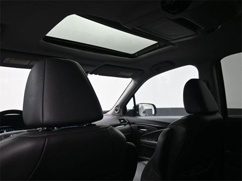 Used 2022 Honda Pilot Touring image 32