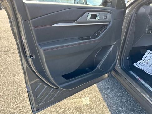 New 2026 Ford Explorer ST-Line w/ ST-Line Street Pack AWD/4WD image 10