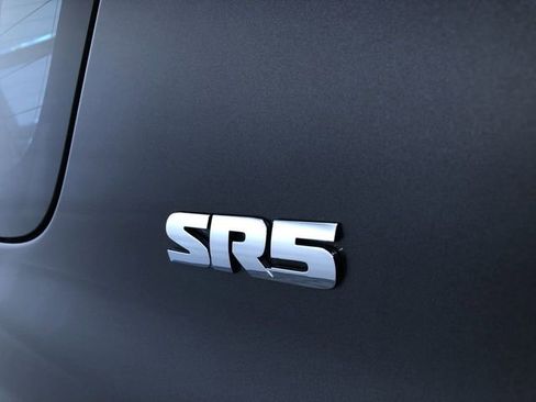 Used 2017 Toyota 4Runner SR5 Premium AWD/4WD image 18