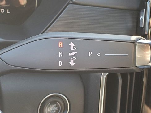 Used 2024 GMC Acadia Elevation image 33